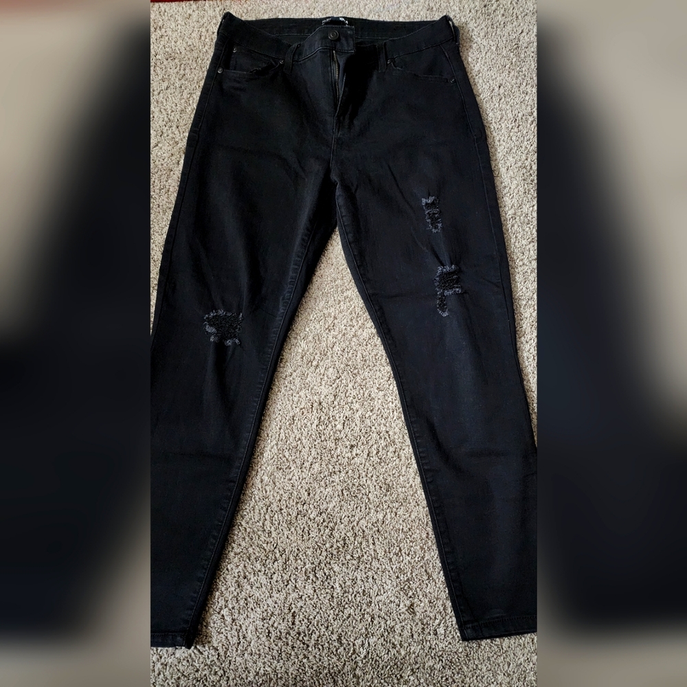 Black distressed jeans